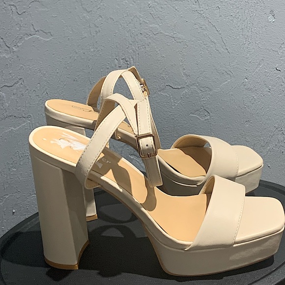 Forever 21 Shoes - Forever Women's Chunky Block Platform High Heel Sandals SZ 9